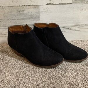 Soda black suede low boots